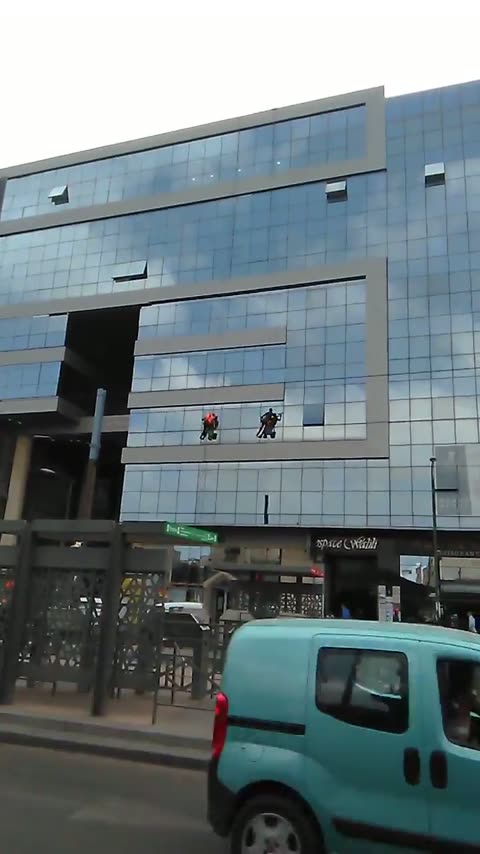 Nettoyage de façade d'immeuble